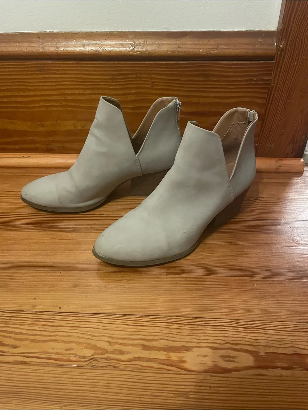 Light Grey Women's Ankle Booties with Pointed Toe
